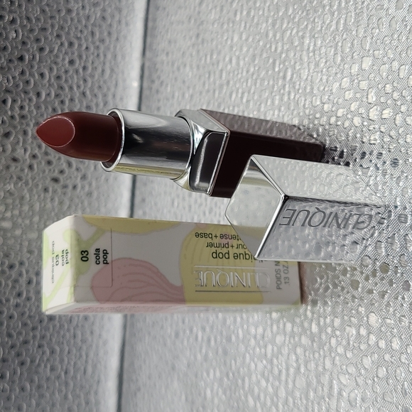 Clinique - Picture 3 of 4